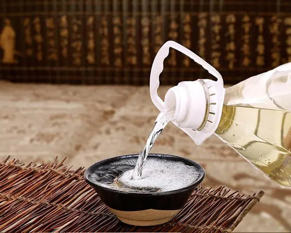 如何區(qū)別“純糧酒”和“勾兌酒”？教你3招辨別